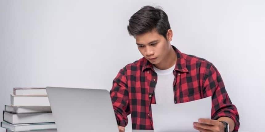 छत्तीसगढ़ प्रिंटिंग एंड स्टेशनरी डिपार्टमेंट ग्रुप-1 रिक्रूटमेंट एग्जाम 30 नवंबर, 2025 को आयोजित की गई थी। (प्रतीकात्म-फ्रीपिक)