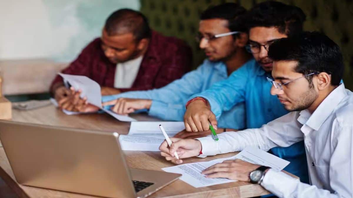 गलत जानकारी देने पर एडमिशन कैंसिल होने की स्थिति में भी सिक्योरिटी मनी वापस नहीं की जाएगी। (प्रतीकात्मक-फ्रीपिक)