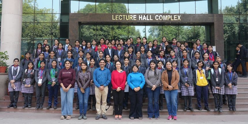 दिल्ली भर के सरकारी और निजी स्कूलों की 100 छात्राओं ने मनस्वी के चौथे संस्करण में भाग लिया।