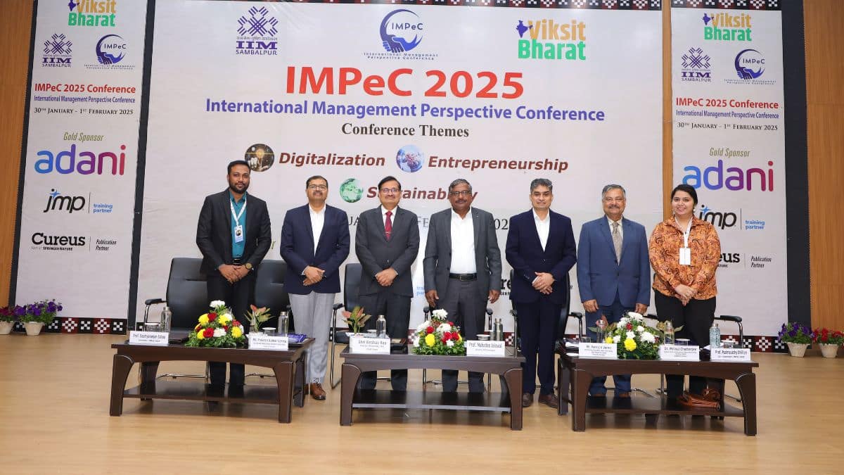 IMPeC 2025 कार्यक्रम में महानदी कोलफील्ड्स लिमिटेड के निदेशक (कार्मिक) केशव राव मुख्य अतिथि के रूप में उपस्थित थे।