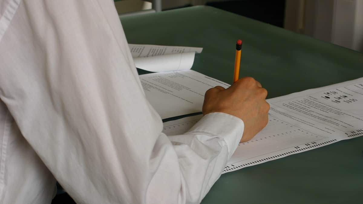 CBSE Board Exam 2025: Dress code, things to carry, frisking rules, banned items. (Representational Image: Wikimedia Commons)