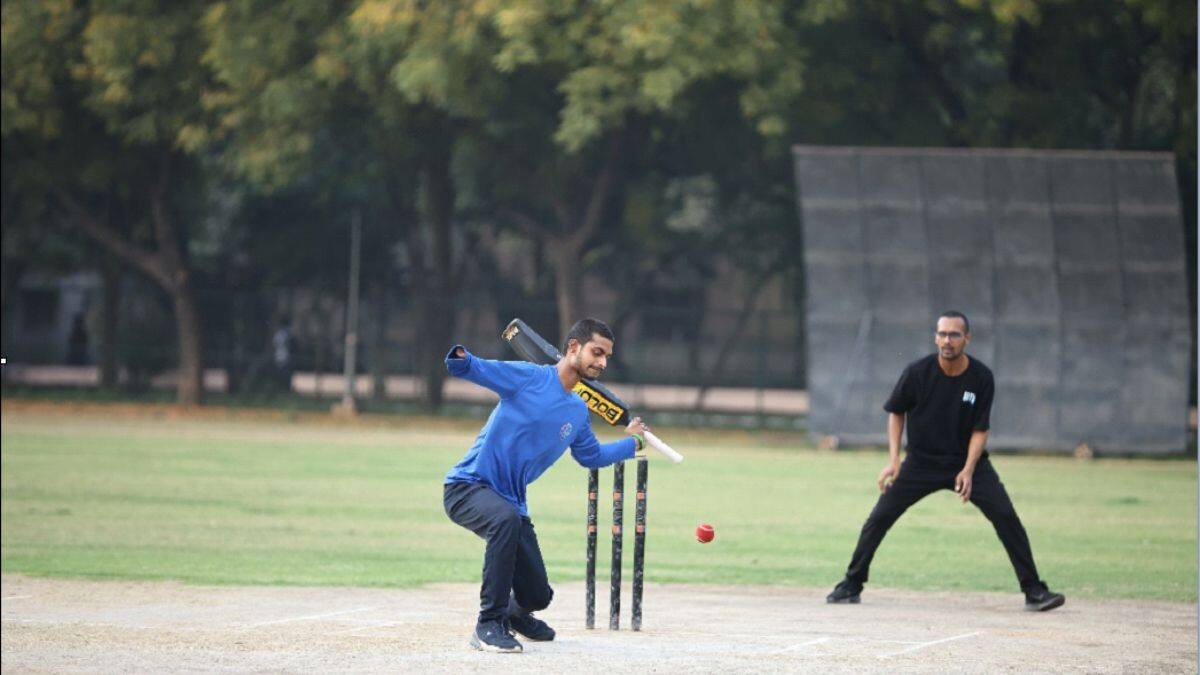 ब्लाइंड चेज बोर्ड के साथ खेले जाने वाले ब्लाइंड शतरंज ने भी प्रतिभागियों के रणनीतिक कौशल का प्रदर्शन करते हुए दर्शकों को मंत्रमुग्ध कर दिया।