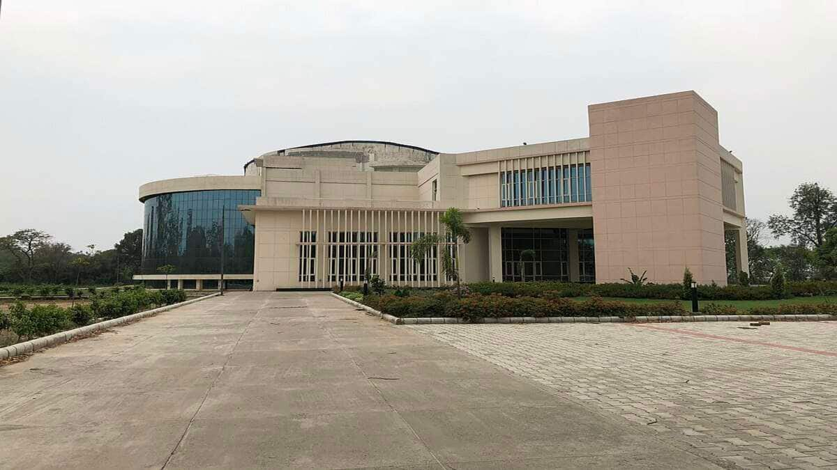 Annual convocation ceremony 2025 at Dr Manmohan Singh Auditorium, PAU. (Image: Wikimediacommons)