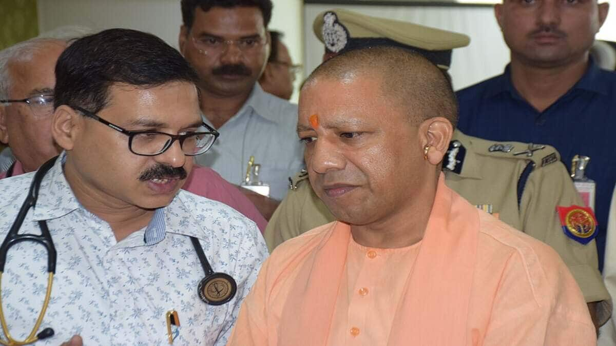 UP CM makes a visits to his school first time after becoming CM. (Image: Wikimediacommons)