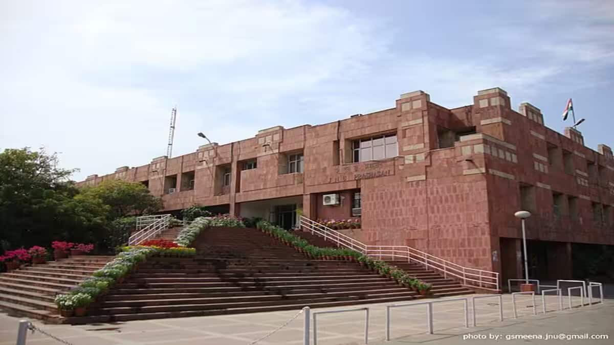 Teachers' association protest over denial of CAS promotions in JNU. (Image: JNU officials)