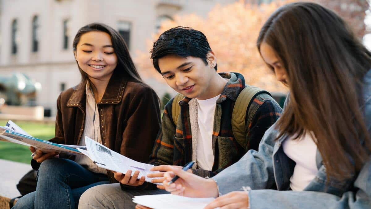 The new Canada PGWP rules bring college students in line with university graduates. (Image: Pexels)