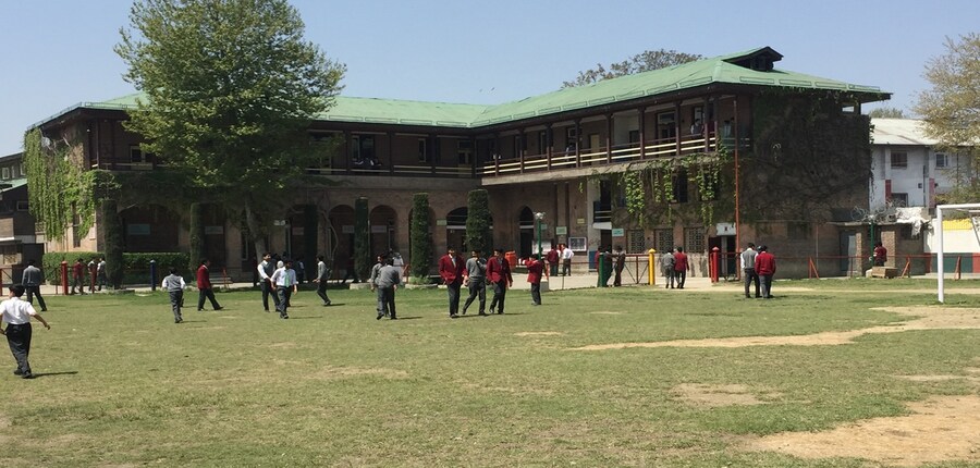 Jammu and Kashmir schools, colleges to reopen tomorrow. (Representational Image: Wikimedia Commons)