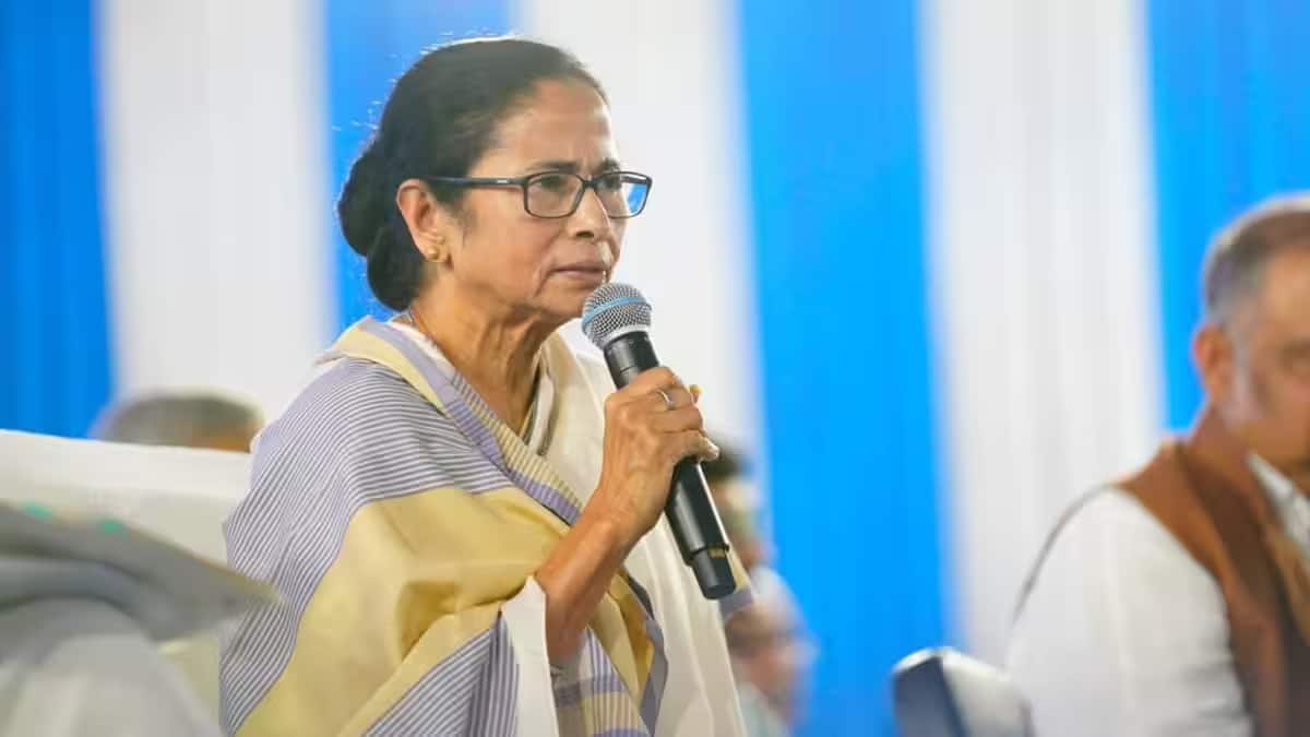 The Bengal CM encouraged the unsuccessful candidates, saying she was confident about their success in the future. (Image: Mamata Banerjee/official X account)