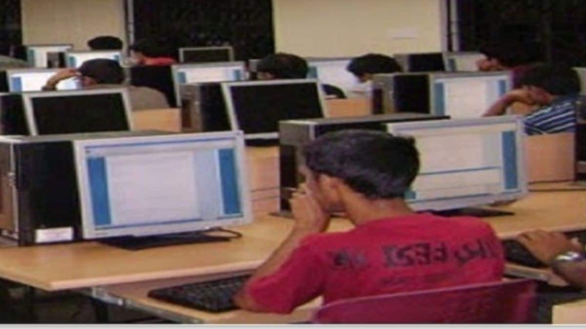 एमपीईएसबी इस भर्ती अभियान के माध्यम से कुल 966 पदों को भरेगा। (स्त्रोत-आधिकारिक वेबसाइट)