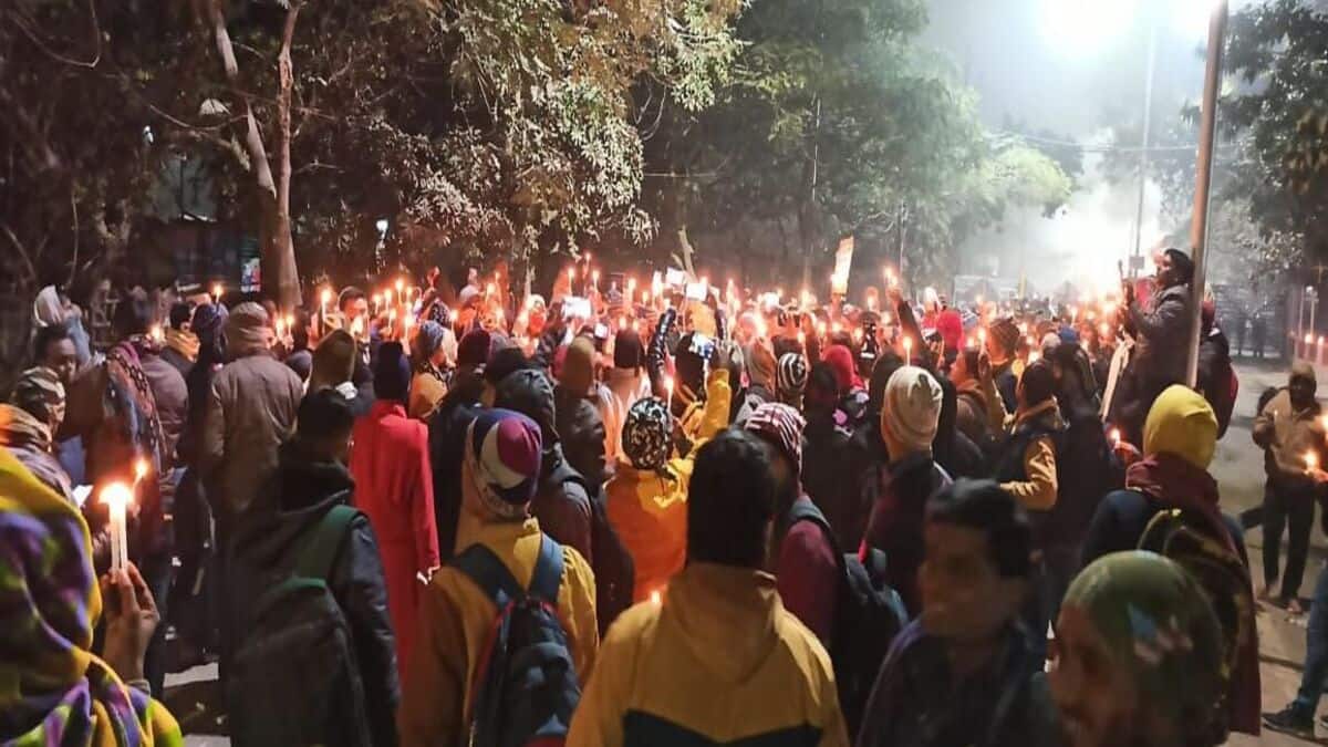 Several protestors alleged that they were beaten by police, leading to injury of several teachers. (Image: Special Arrangement)
