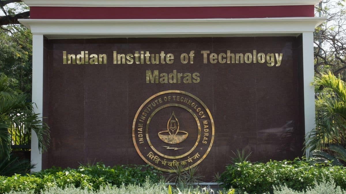 कम्प्यूटेशनल इंजीनियरिंग और मैकेनिक्स (CEM) में चार वर्षीय B.Tech. प्रोग्राम छात्रों को भविष्य के डिजिटल इंजीनियरिंग करियर के लिए तैयार करेगा।