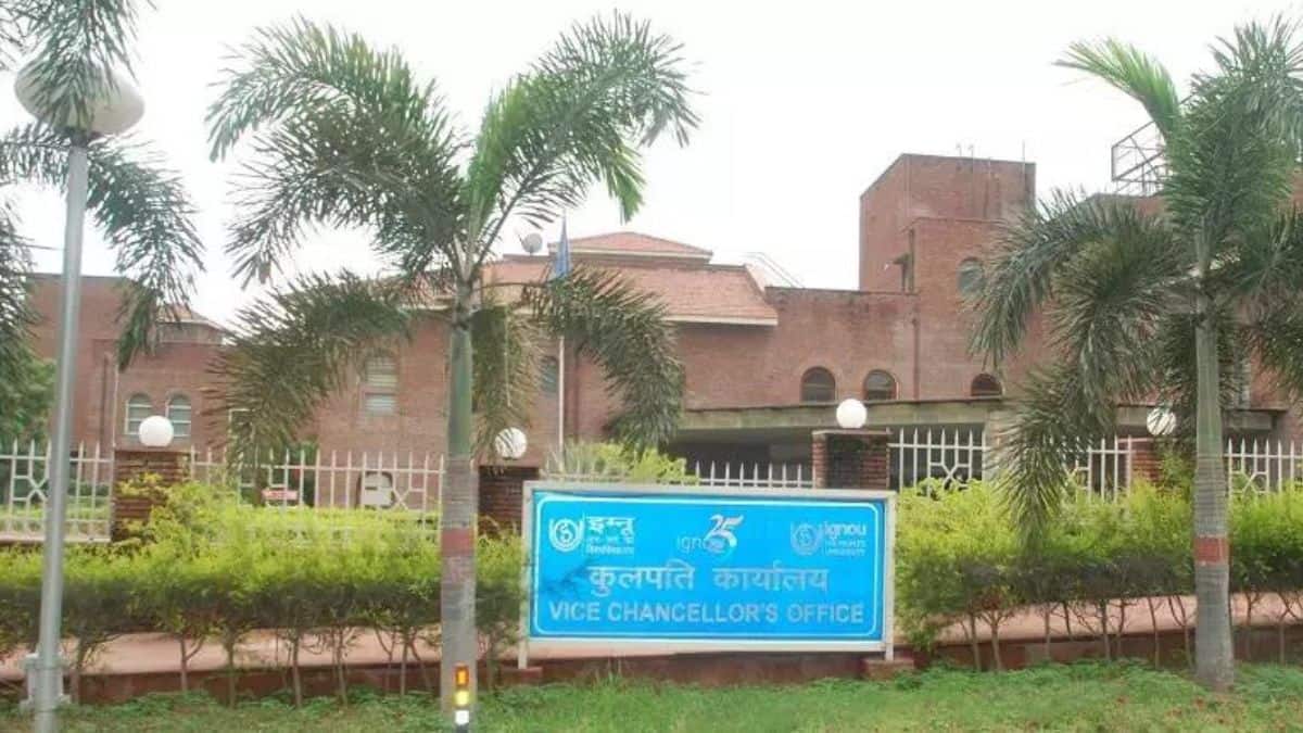 प्रत्येक पाठ्यक्रम के लिए असाइनमेंट को एक अलग दस्तावेज़ के रूप में प्रस्तुत किया जाना चाहिए। (आधिकारिक वेबसाइट)