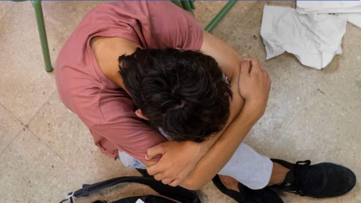 नेपाल निवासी मृतक छात्रा के पास से कोई ‘सुसाइड नोट’ बरामद नहीं हुआ है। (प्रतीकात्मक-फ्रीपिक)