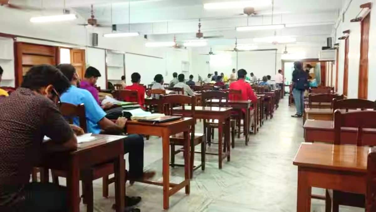 अधिसूचना में अभ्यर्थियों के रोल नंबर की सूची जारी कर दी गई है। (प्रतीकात्मक-विकिमीडिया कॉमन्स)