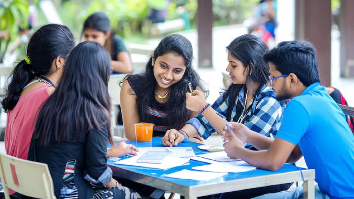 Maharashtra FYJC admission schedule to be revised. (Representational image: Freepik)