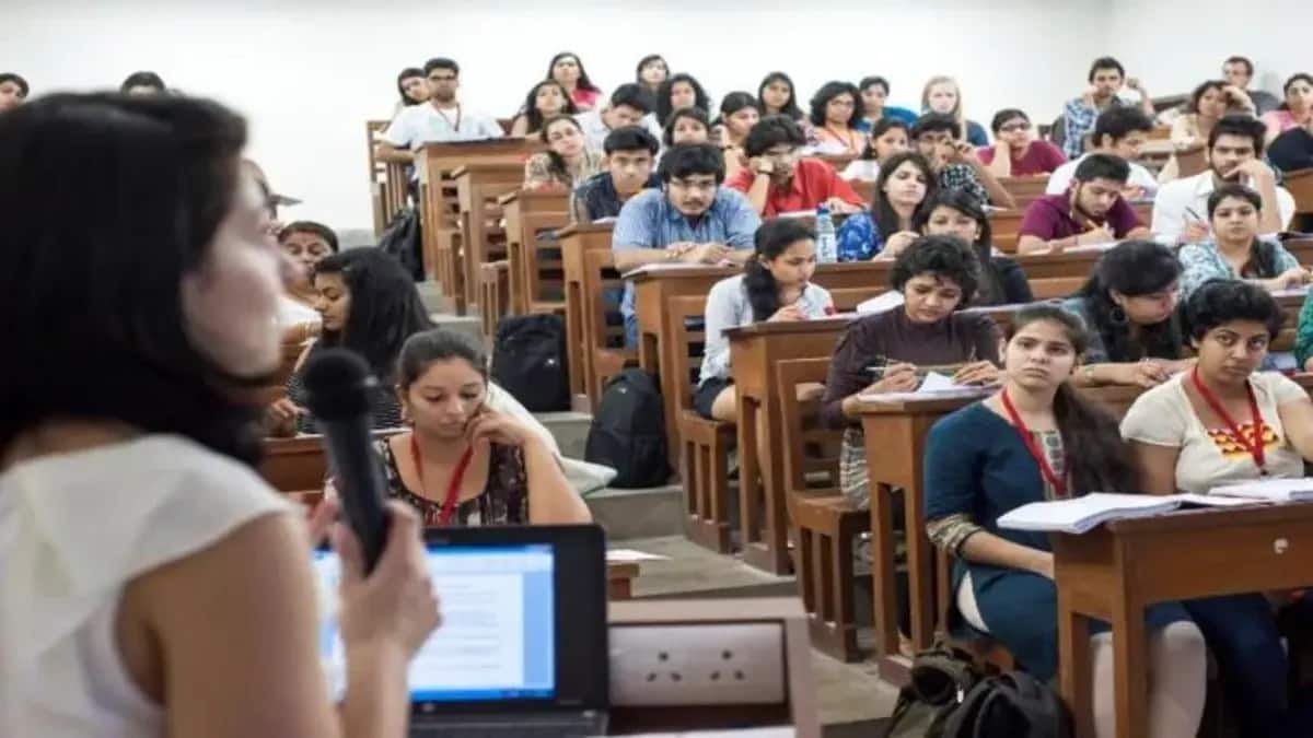 MZP president H Lalthianghlima said 22 teachers from 14 state schools in six districts hired proxies to teach for them. (Image: Wikimedia Commons)