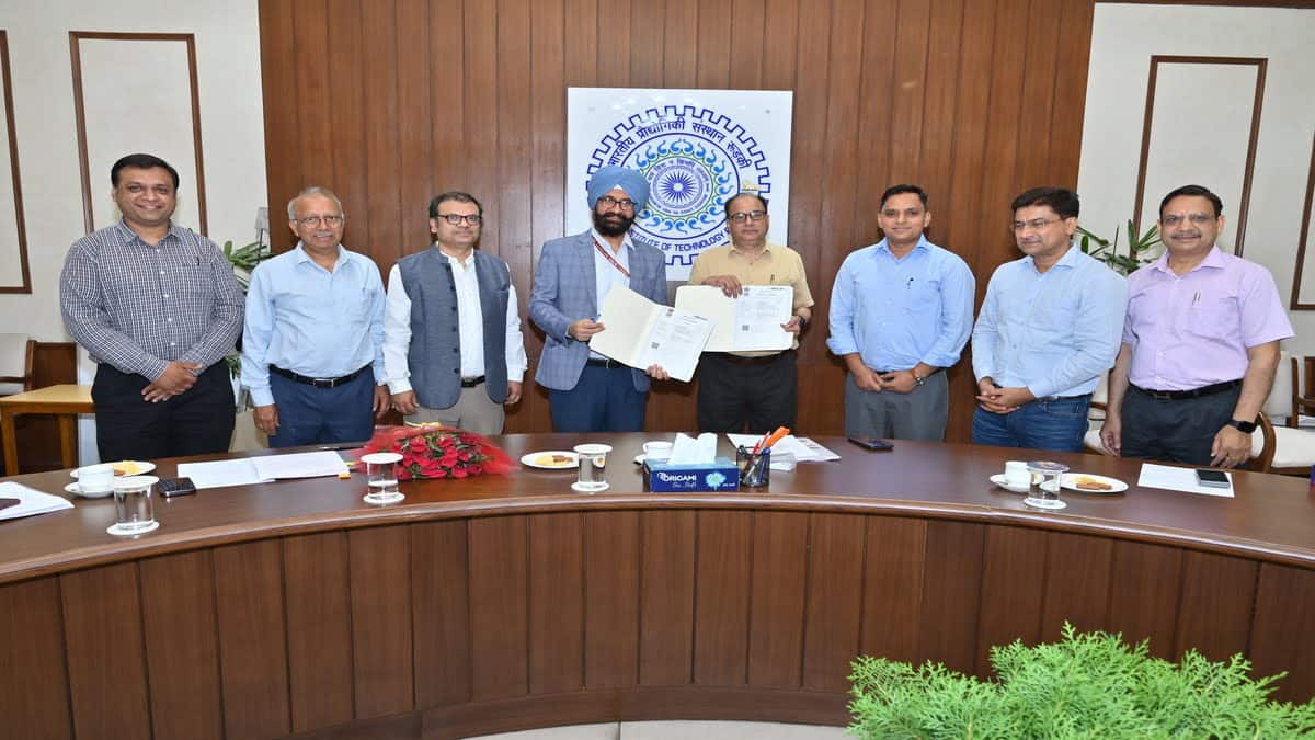 MoU signed for IIT Roorkee Centre of Excellence for regulatory affairs (Image: Official press release)