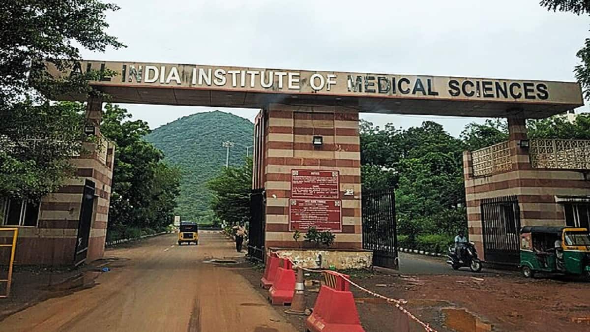 NEET UG 2025 opening and closing AIQ rank for MBBS in government medical colleges here. (Image source: Wikimedia Commons)