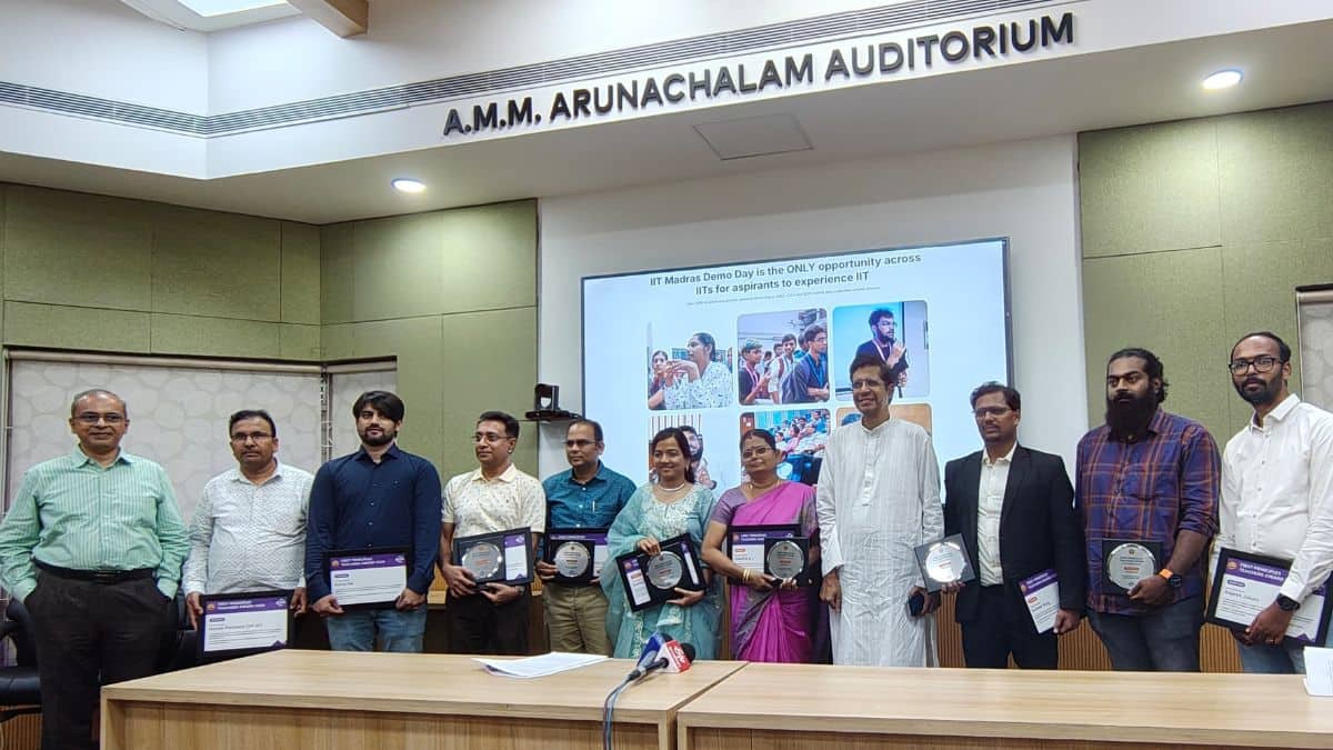 आईआईटी मद्रास देश का पहला संस्थान है जिसने खेल और फाइन आर्ट्स में उत्कृष्ट प्रदर्शन करने वालों के लिए अलग-अलग प्रवेश श्रेणियों की घोषणा की है।