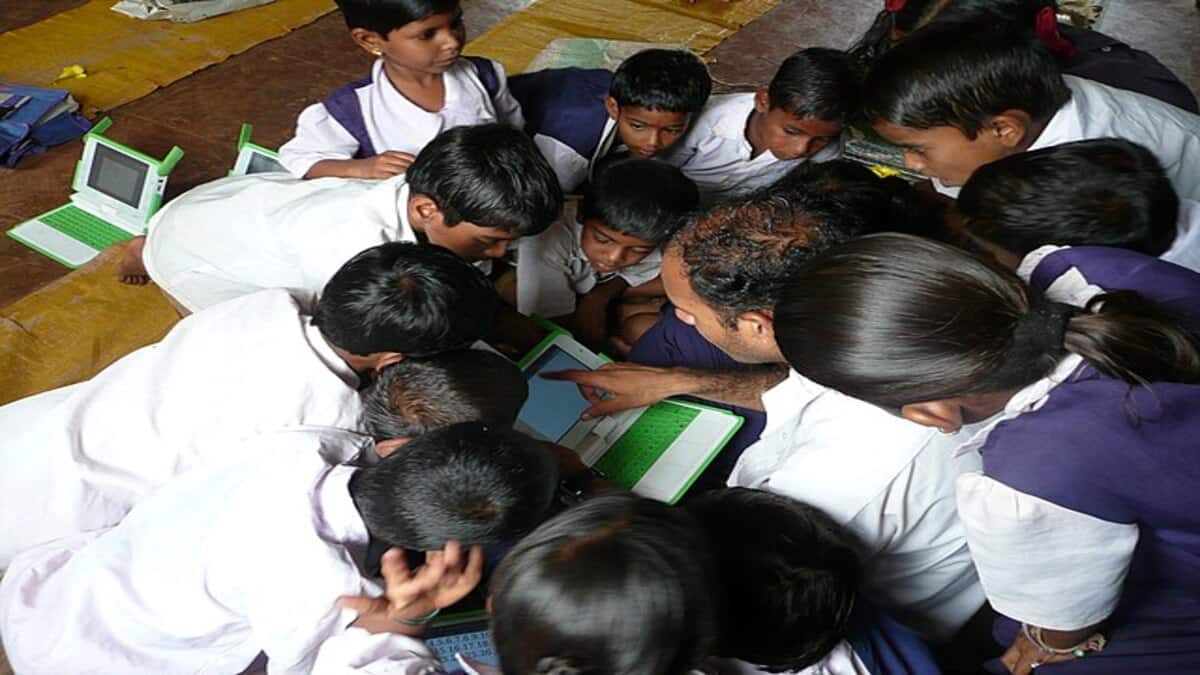 There will be recruitment of 23,312 teachers for classes 9-10 and 12,514 teachers for classes 11-12 in the secondary and higher secondary schools respectively, as per the official notice. (Representational image: Wikimedia Commons)