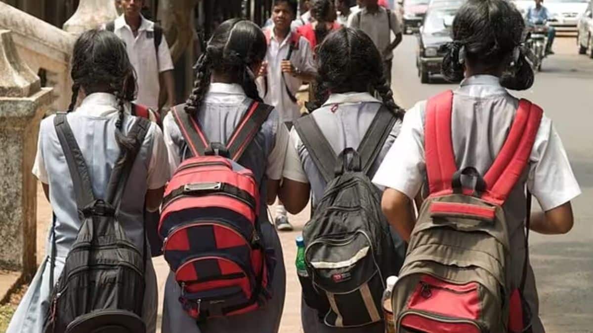 रक्षा मंत्रालय ने 'ऑपरेशन सिंदूर' के तहत आतंकी शिविरों पर हमले को लेकर प्रेस विज्ञप्ति जारी की है। (प्रतीकात्मक-विकिमीडिया कॉमन्स)