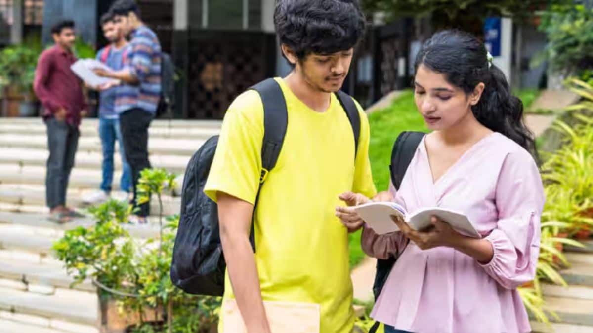 सीबीएसई 10वीं एडमिट कार्ड 2025 (CBSE 10th Admit Card 2025 in Hindi) - सीबीएसई कक्षा 10 हॉल टिकट डाउनलोड