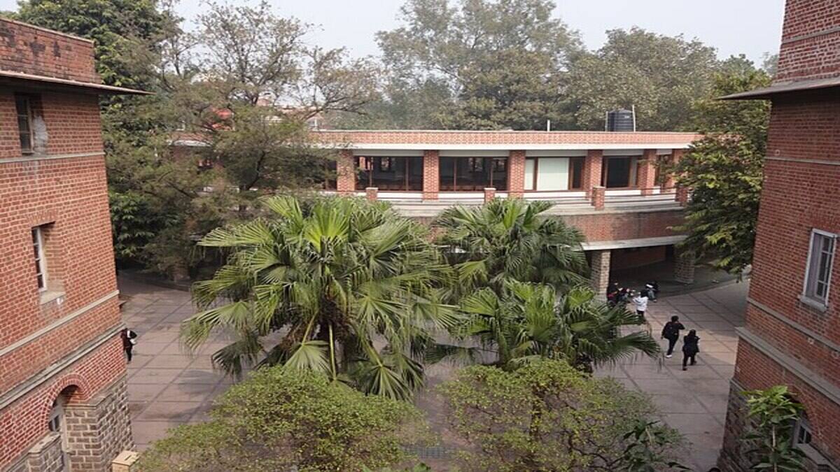DU Admissions 2025: Approximately 5,870 applications were received for three BTech programmes by the time the registration window was closed. (Image source: Wikimedia Commons/ Miranda House/ DU)