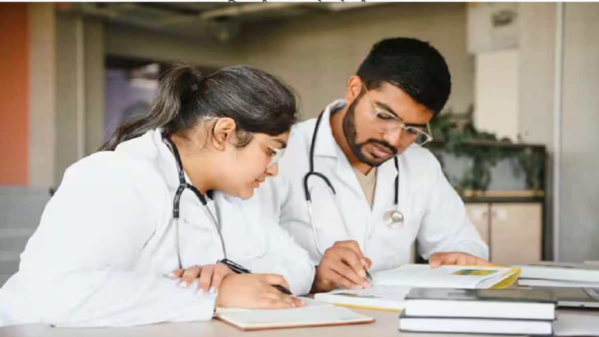 नीट यूजी फाइनल आंसर 2025 आधिकारिक वेबसाइट neet.nta.nic.in पर जारी की जाएगी। (प्रतीकात्मक-फ्रीपिक)