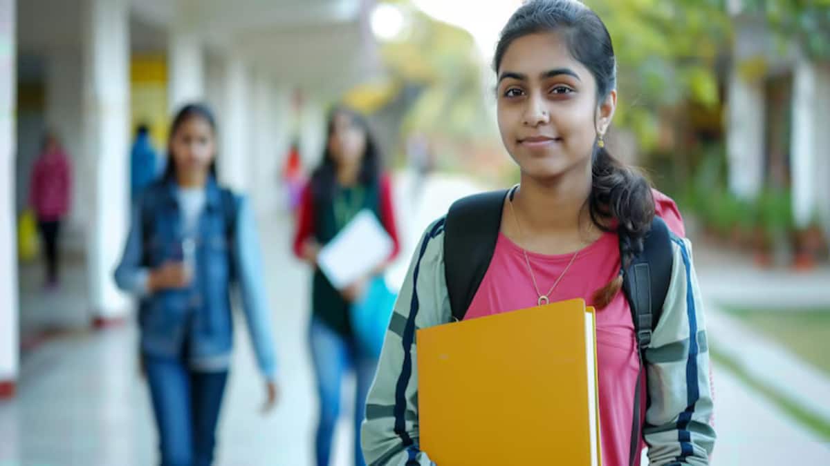 Candidates will be able to register for JAC Delhi Round 2 Counselling 2025 through the official website at jacdelhi.admissions.nic.in. (Representational image: Freepik)