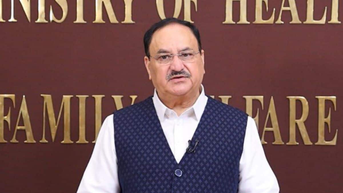 जेपी नड्डा ने भविष्य की स्वास्थ्य चुनौतियों का सामना करने के लिए चिकित्सकों को तैयार करने में एम्स की महत्वपूर्ण भूमिका को रेखांकित किया। (स्त्रोत-एक्स/@MoHFW_INDIA)