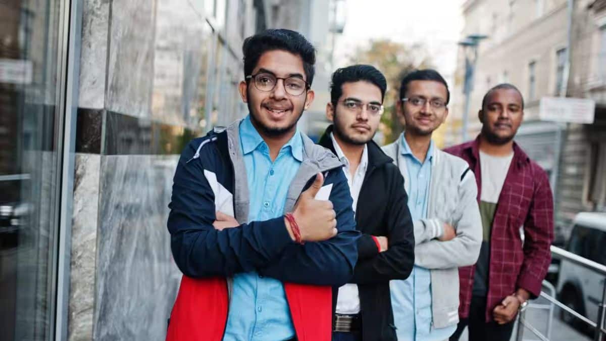 रेलवे आरपीएफ कांस्टेबल परीक्षा 2025 2 से 18 मार्च 2025 तक तीन शिफ्टों में आयोजित की गई। (प्रतीकात्मक-फ्रीपिक)