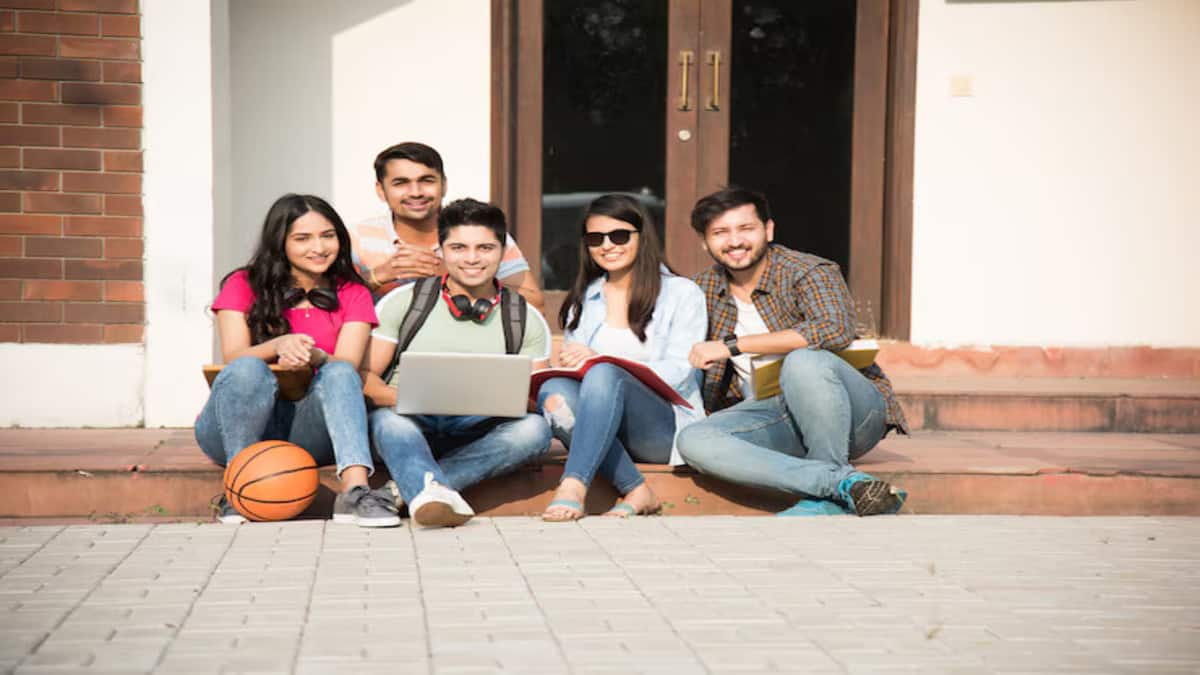 MHT CET 2025 results are declared at cetcell.mahacet.org for admission to BTech courses in Maharashtra's colleges. (Representational image: Freepik)