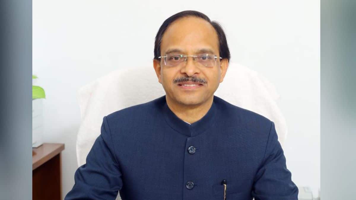 प्रो. श्री प्रकाश सिंह वर्तमान में दिल्ली विश्वविद्यालय के साउथ कैंपस के निदेशक का कार्यभार संभाल रहे हैं। (इमेज-आधिकारिक)