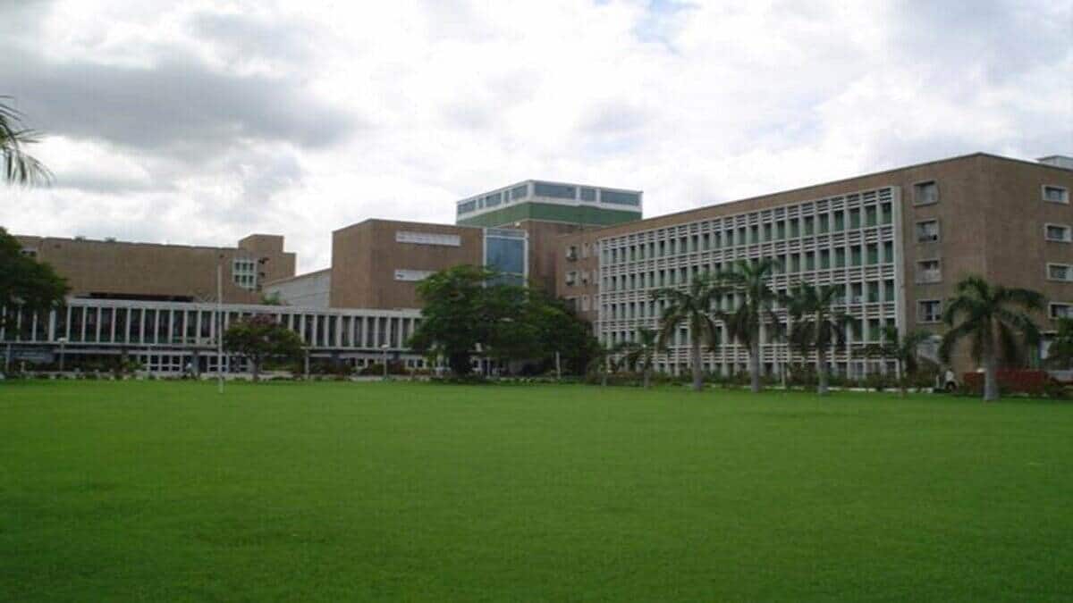 Closing ranks for all categories at AIIMS for MBBS. (Image: Wikimediacommons)
