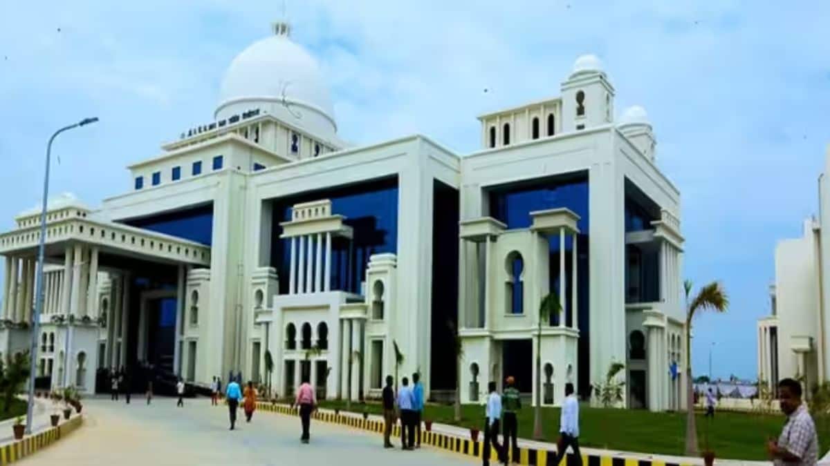 Top Engineering Colleges Under AKTU - Government and Private BTech Colleges