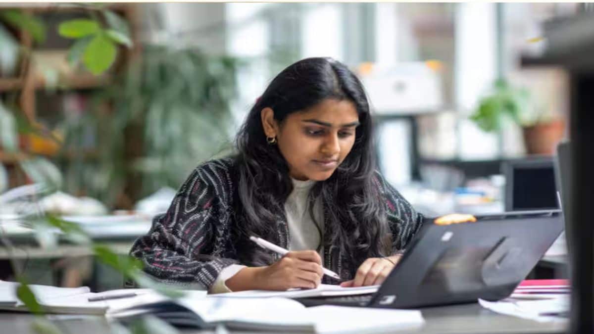 सीएसएबी एनईयूटी बीटेक काउंसलिंग 2025 के लिए रजिस्ट्रेशन प्रक्रिया 23 जून से जारी है। (प्रतीकात्मक-फ्रीपिक)