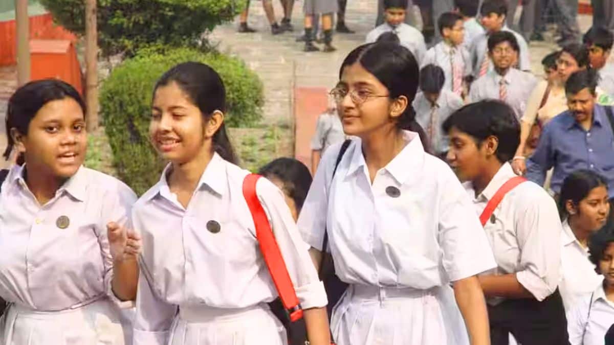 मैट्रिक पास कर चुके छात्र और इंटर में एडमिशन लेना चाहते हैं तो वे ofssbihar.org पर जाकर ऑनलाइन फॉर्म भर सकते हैं। (प्रतीकात्मक-विकिमीडिया कॉमन्स)