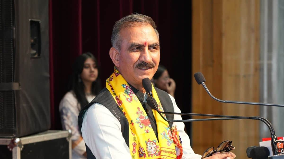मौसम विभाग द्वारा जारी 'रेड' अलर्ट के मद्देनजर 30 जून को स्कूल बंद रखने का निर्देश दिया गया है।(इमेज-एक्स/@SukhuSukhvinder)