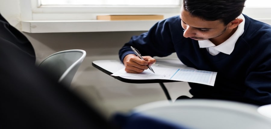 UPSC Recruitment 2025: Candidates can apply for various central government posts through the official website at upsconline.gov.in. (Representational image: Freepik)