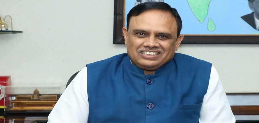 एआईसीटीई के अध्यक्ष टीजी सीताराम संसद की परामर्शदात्री समिति की एक बैठक में शामिल होने इंदौर आए थे।। (स्त्रोत-आधिकारिक वेबसाइट)