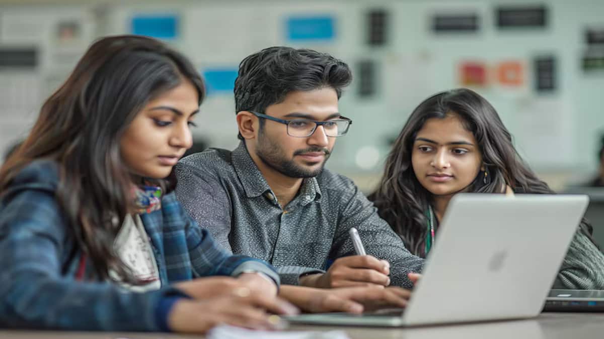 The APSC CCE 2025 question paper will be of 100 questions, carrying 200 marks. (Representational image: Freepik)