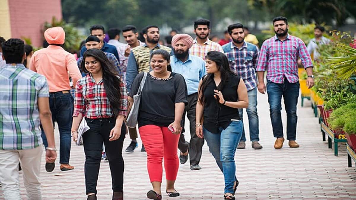 MHT CET cut-off 2025 trends for BTech engineering courses for candidates with low score. (Representational image: Wikimedia Commons)