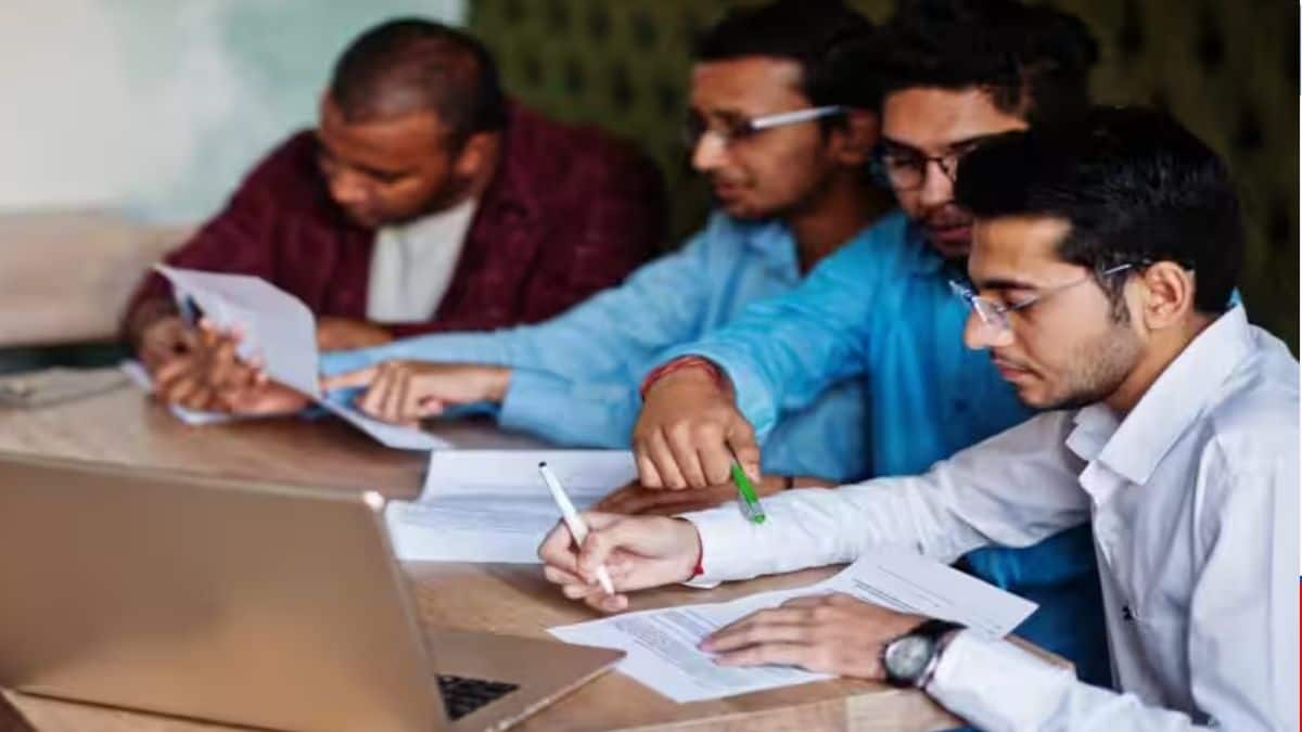 रिपोर्टिंग की नियत तिथि के बाद, आवंटित संस्थान 28 से 30 जुलाई तक उम्मीदवारों के दस्तावेजों की जांच करेंगे। (प्रतीकात्मक-फ्रीपिक)
