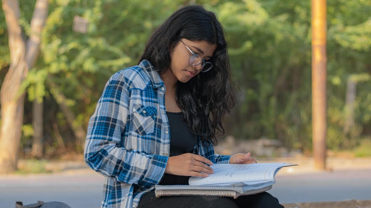 Maharashtra Govt should offer direct fee concession to orphan students at the time of college admissions, suggests MLA. (Representational Image: Pexels.com)
