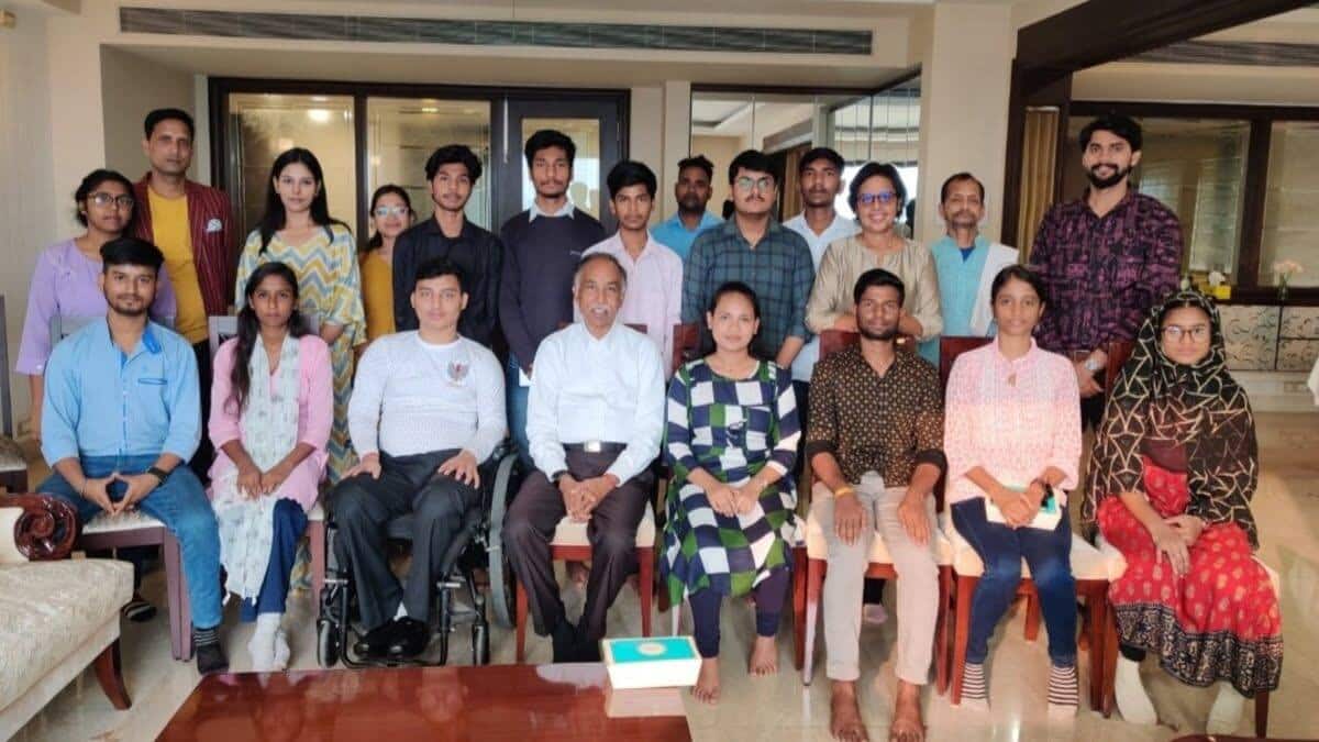 SFPI scholarship beneficiaries (Image: Official press release)