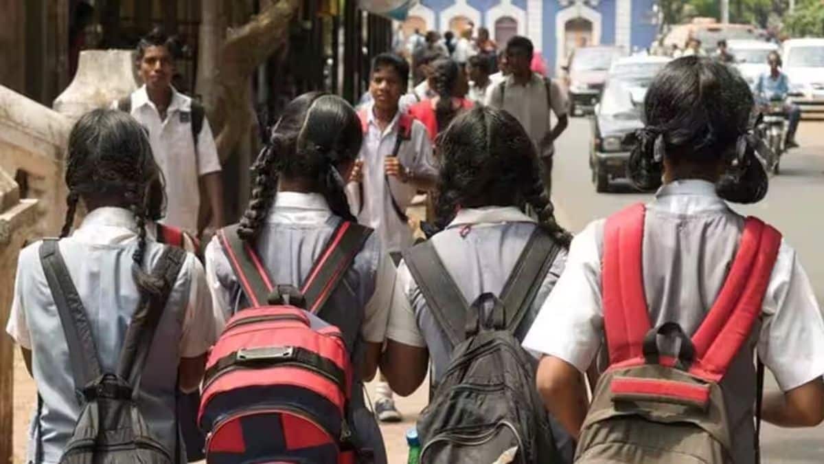 अभिभावकों ने स्कूलों की वित्तीय पारदर्शिता सुनिश्चित करने और जवाबदेही तय करने की मांग की। (प्रतीकात्मक-विकिमीडिया कॉमन्स)