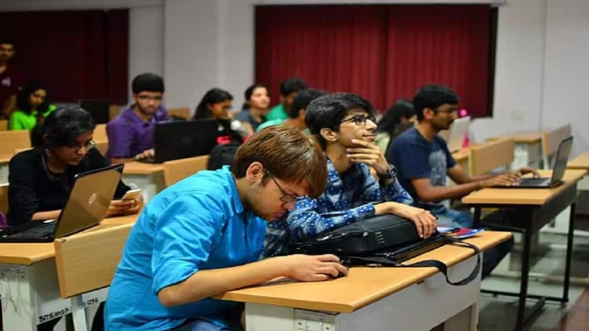 यूपीपीएससी आरओ/एआरओ परीक्षा 27 जुलाई को राज्य के सभी 75 जिलों के 2382 केंद्रों में होगी। (प्रतीकात्मक-विकिमीडिया कॉमन्स)