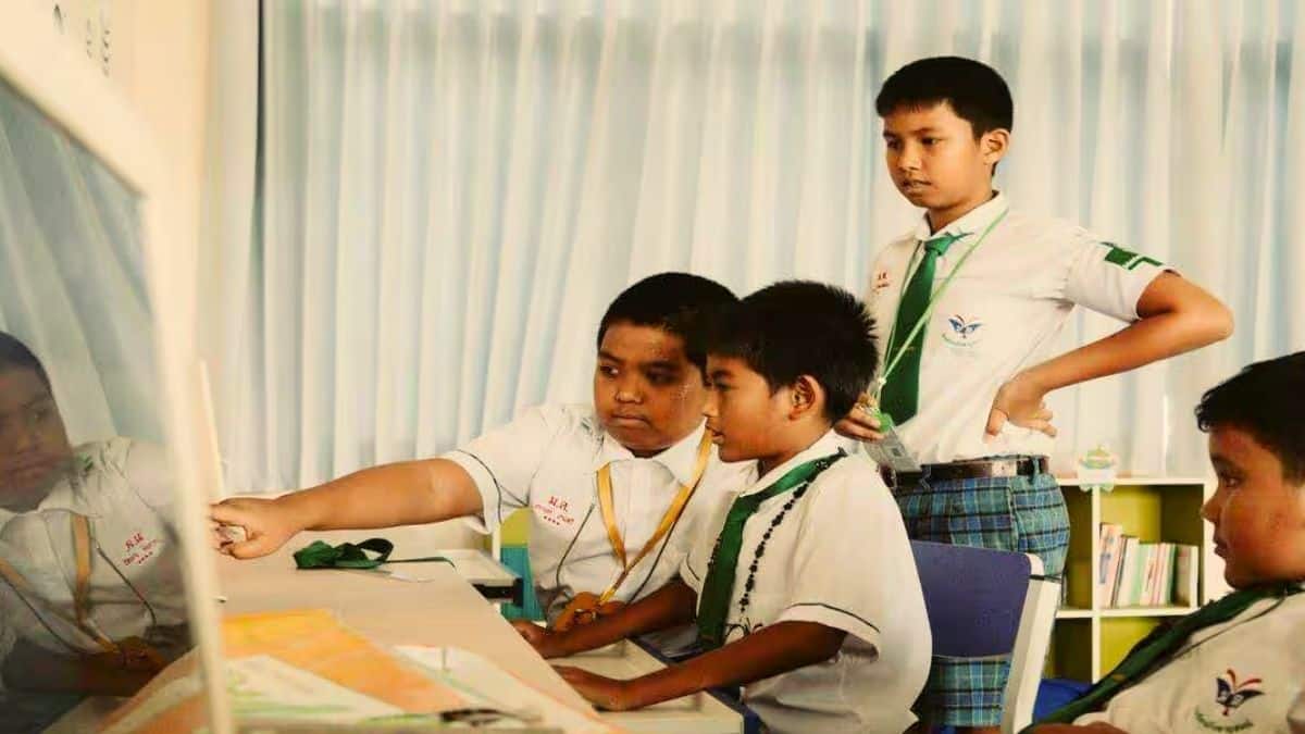 मुख्यमंत्री रेखा गुप्ता ने विद्यार्थियों की कड़ी मेहनत और दृढ़ संकल्प की सराहना की। (प्रतीकात्मक-फ्रीपिक)