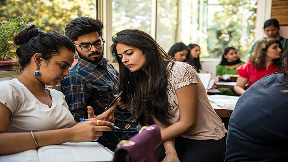 Maharashtra MBBS, NEET PG aspirants and parents write to CM Devendra Fadnavis. (Representational image: Wikimedia Commons)