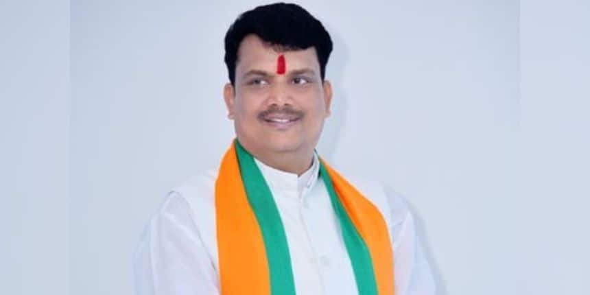 मध्यप्रदेश के अनुसूचित जाति कल्याण मंत्री नागर सिंह चौहान ने आदिवासी उम्मीदवारों से किसी को भी पैसे न देने की अपील की। (इमेज-एक्स/मंत्री नागर सिंह चौहान)